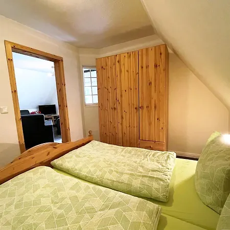 Clara Hof Doettgebuell