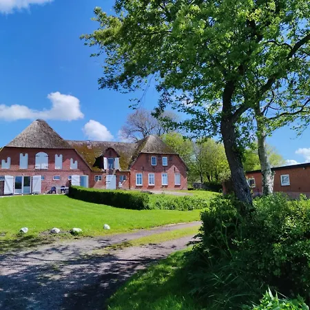 Clara Hof Doettgebuell Aventoft