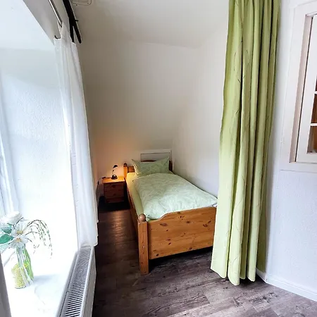 Clara Hof Doettgebuell *